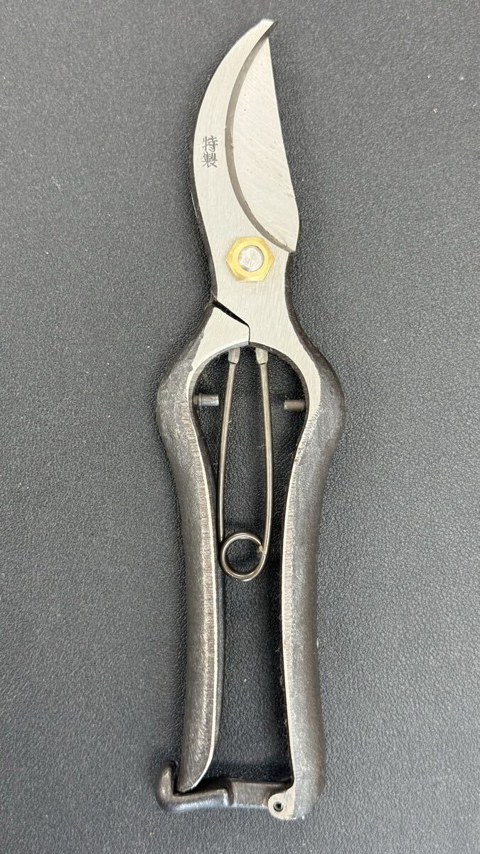 Cекатор кованный Kiyohide, Тип B, 200 мм